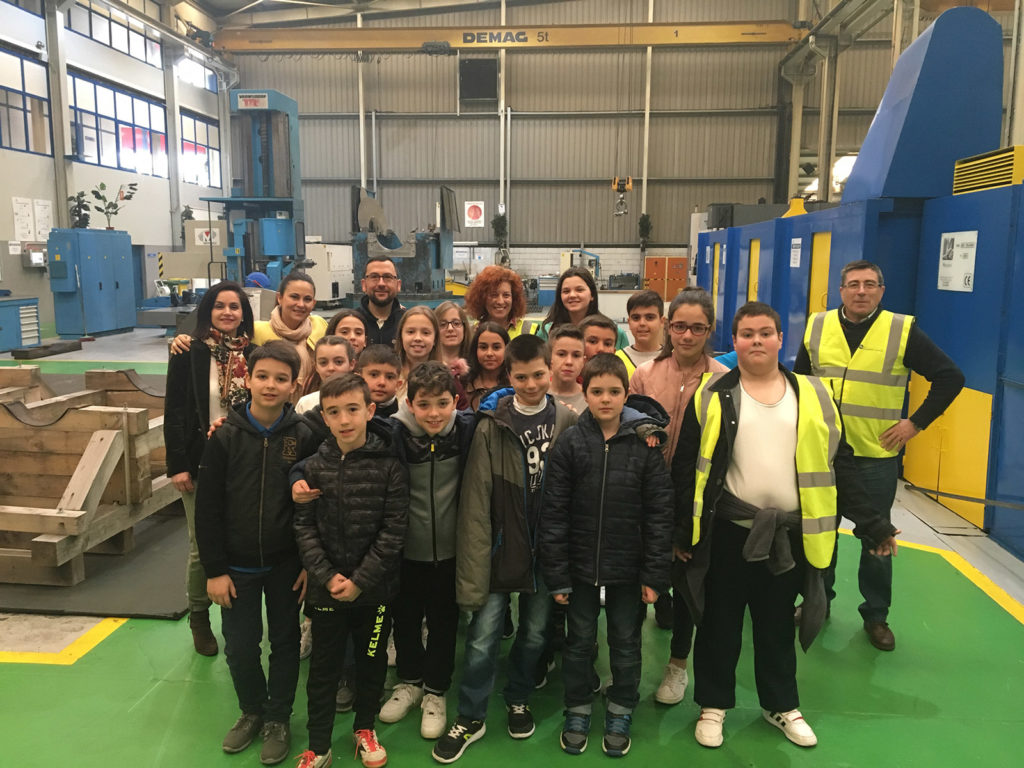 Los alumnos del CEIP Plurilingüe “A Fraga” visitan las instalaciones de Acebron Group