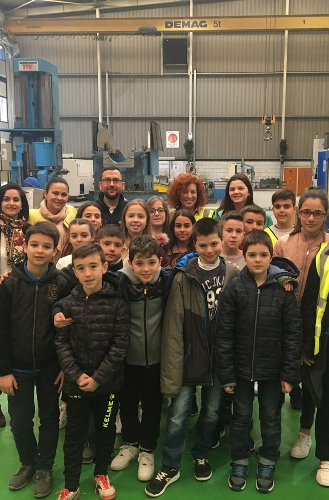 The students of the CEIP Plurilingüe “A Fraga” visit the facilities of Acebron Group